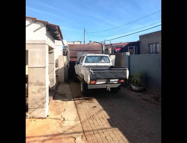 3 BEDROOM HOUSE FOR SALE IN TSHEPISONG